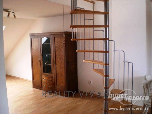 Pronájem 771 - byt 3+kk (mezonet), České Budějovice, Sukova - foto 3