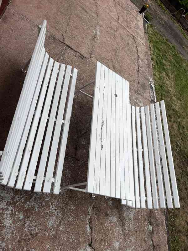 Masivní zahradní set (stůl + 2 lavice) – kovová konstrukce - foto 4