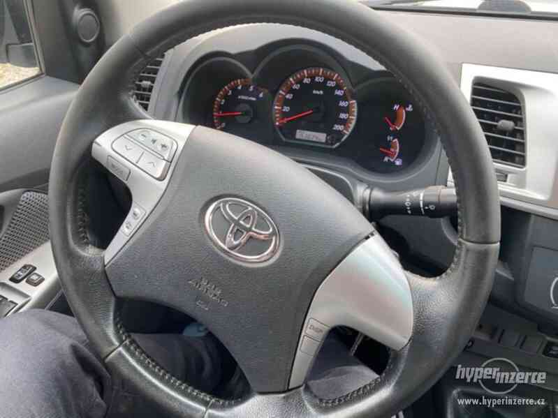 Toyota Hilux 2.5 D-4D Double Cab Life 106kw - foto 9