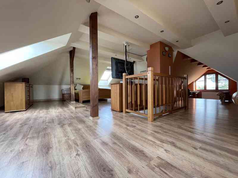 Prodej rodinného domu 236 m², pozemek 1564 m² - foto 21