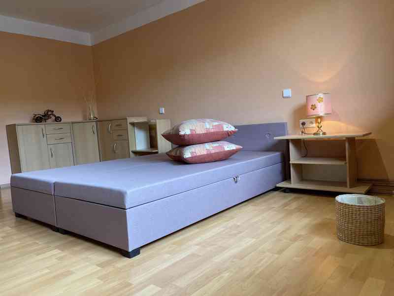 Prodej rodinného domu 236 m², pozemek 1564 m² - foto 14