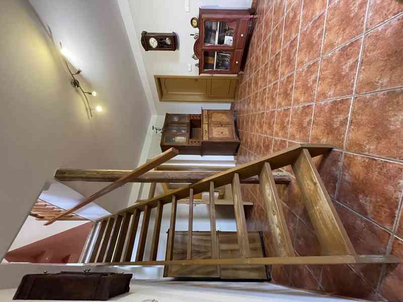 Prodej rodinného domu 236 m², pozemek 1564 m² - foto 12