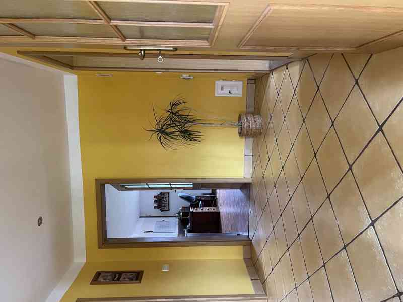 Prodej rodinného domu 236 m², pozemek 1564 m² - foto 9