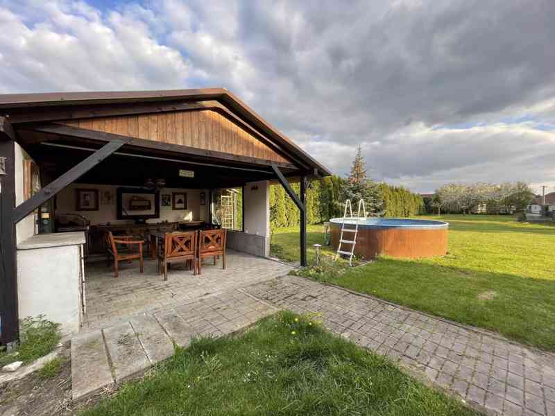 Prodej rodinného domu 236 m², pozemek 1564 m² - foto 3