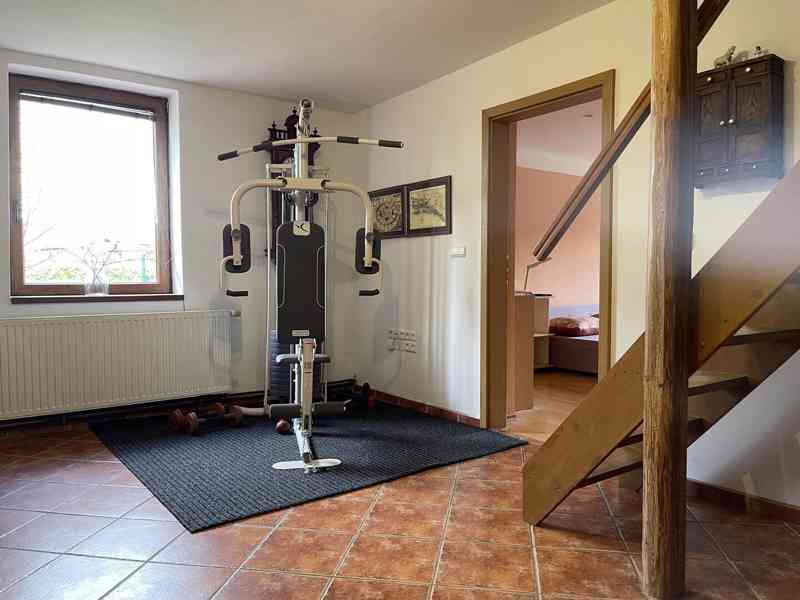 Prodej rodinného domu 236 m², pozemek 1564 m² - foto 11