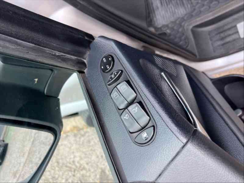 Mercedes-Benz Viano 3,0 - foto 7