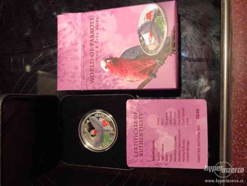 Stříbrná mince 3D Růžový Kakadu - foto 4
