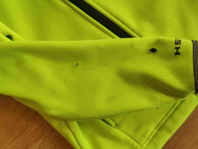 Bunda Under Armour s kapucí neonově žlutá 140–145 cm / 10 le - foto 8