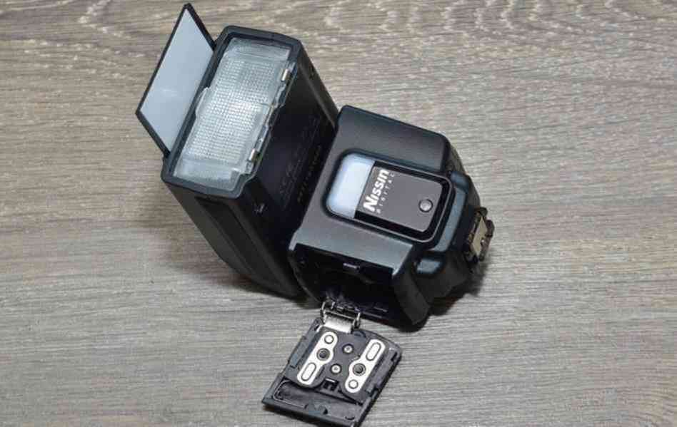 Nissin i40 **Externí blesk pro Sony Mi-shoe*směrné číslo 40* - foto 4