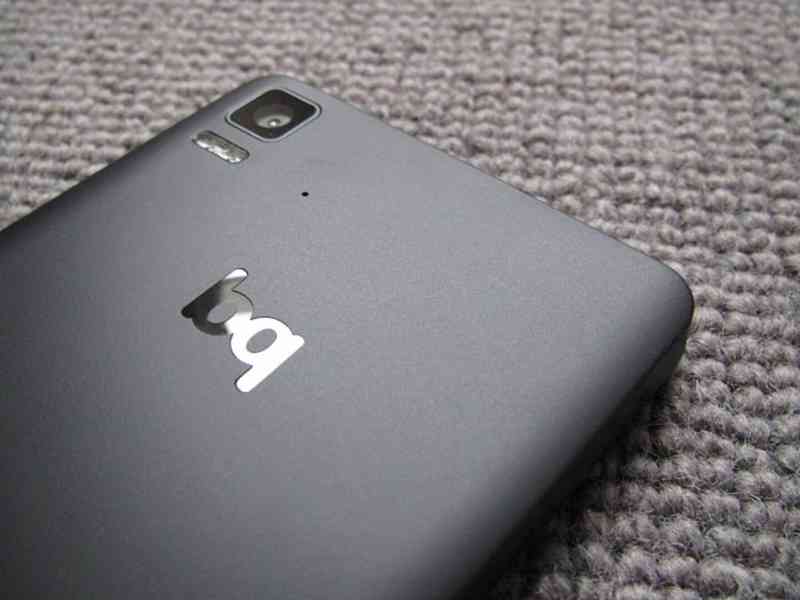 Mobilní telefon BQ AQUARIS E4.5 UBUNTU Edition nový - foto 2