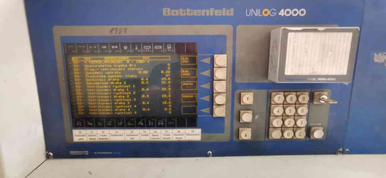 Vstřikovací lis na plasty Battenfeld 350 CD  - foto 3