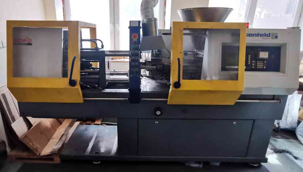 Vstřikovací lis na plasty Battenfeld 350 CD  - foto 2