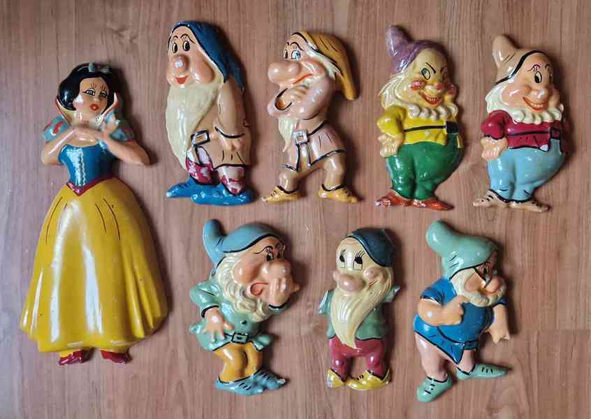 Pojďme na houby,vláček,kývací šáša,soudkové otvíráky aj. - foto 9