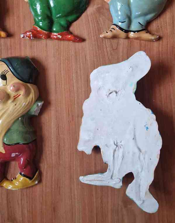 Pojďme na houby,vláček,kývací šáša,soudkové otvíráky aj. - foto 10