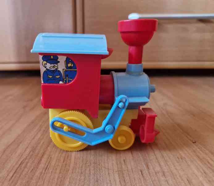 Pojďme na houby,vláček,kývací šáša,soudkové otvíráky aj. - foto 8