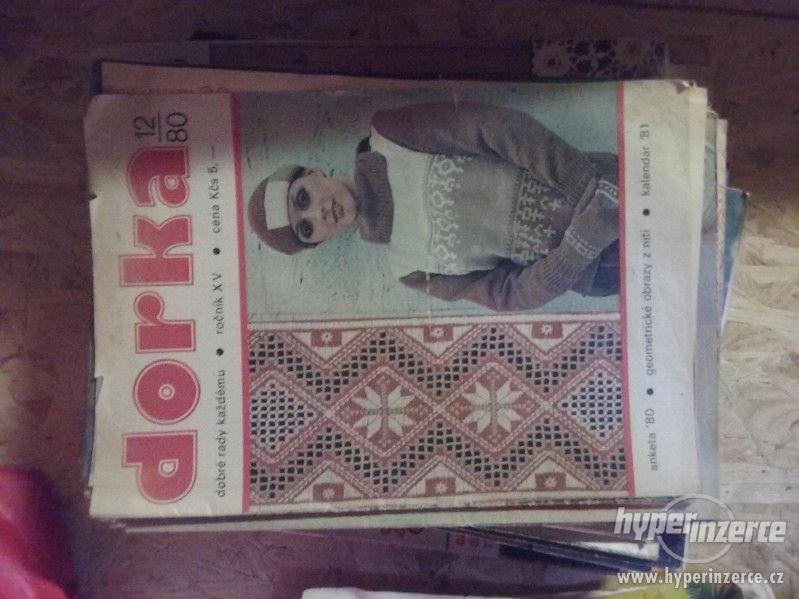 Starý tisk, výtisky Haló novin a dámské časopisy - foto 10