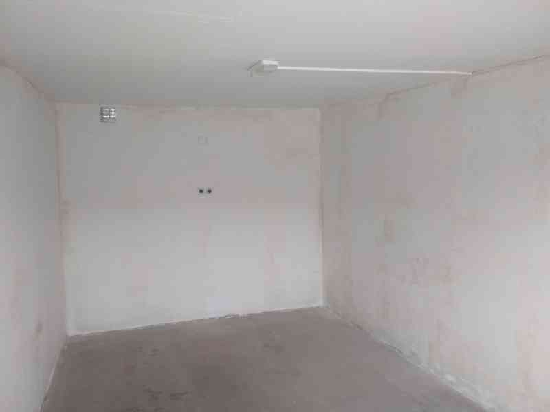 Garáž k pronájmu 23m2 ul. Betonářská  - foto 3