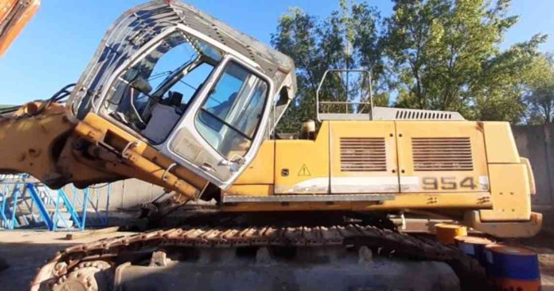 28m/58t demoličák bagr Liebherr R954 - foto 2