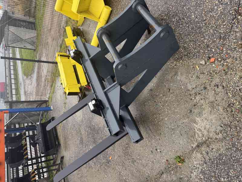 Vidle pro bagr 3,5 t — OUTLET - foto 2