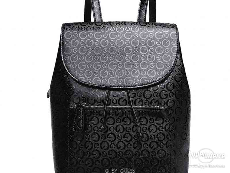 Černý kožený batoh GUESS - foto 1