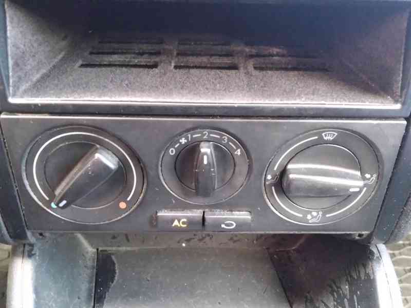 VOLKSWAGEN GOLF 1.4 SPECIAL KLIMA - foto 12
