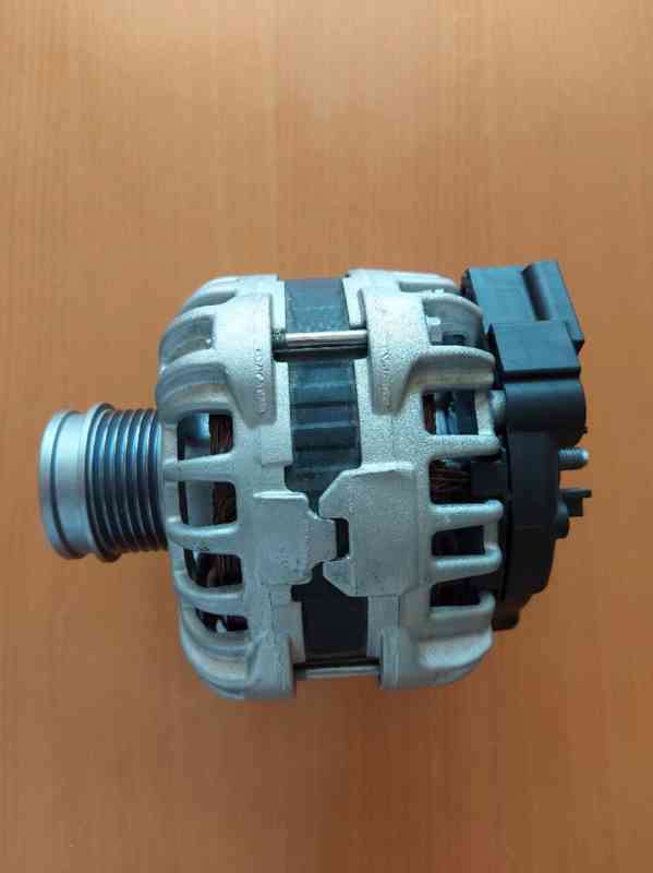 Alternátor Škoda, VW AG 04E903015H - foto 1