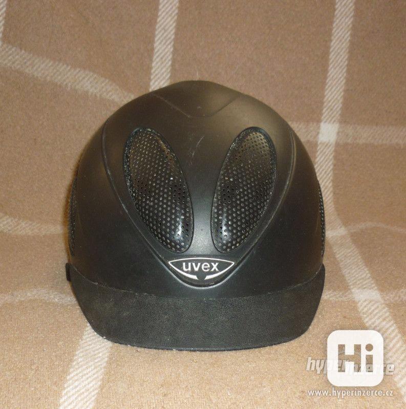 Jezdecká značková helma Uvex - foto 1