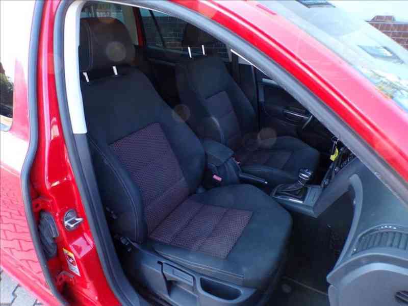Škoda Octavia 1,6 TDI DSG - foto 14