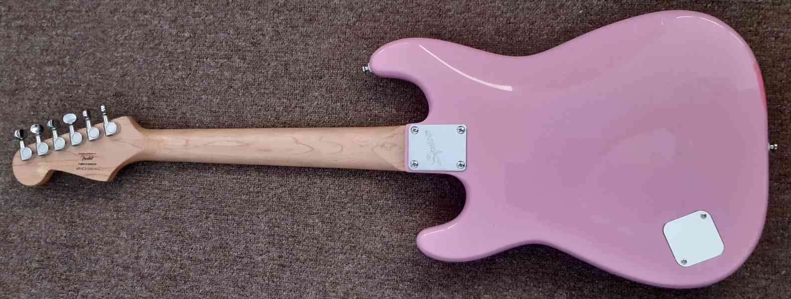 El. kytara - Squier MINI by Fender ¾ - foto 2