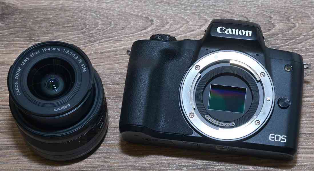 Canon EOS M50 + Objektiv EF-M 15-45mm  21000 Exp. - foto 4