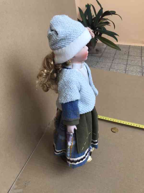 Porcelánová Panenka se stojánkem Výška 40cm, Nová - foto 3