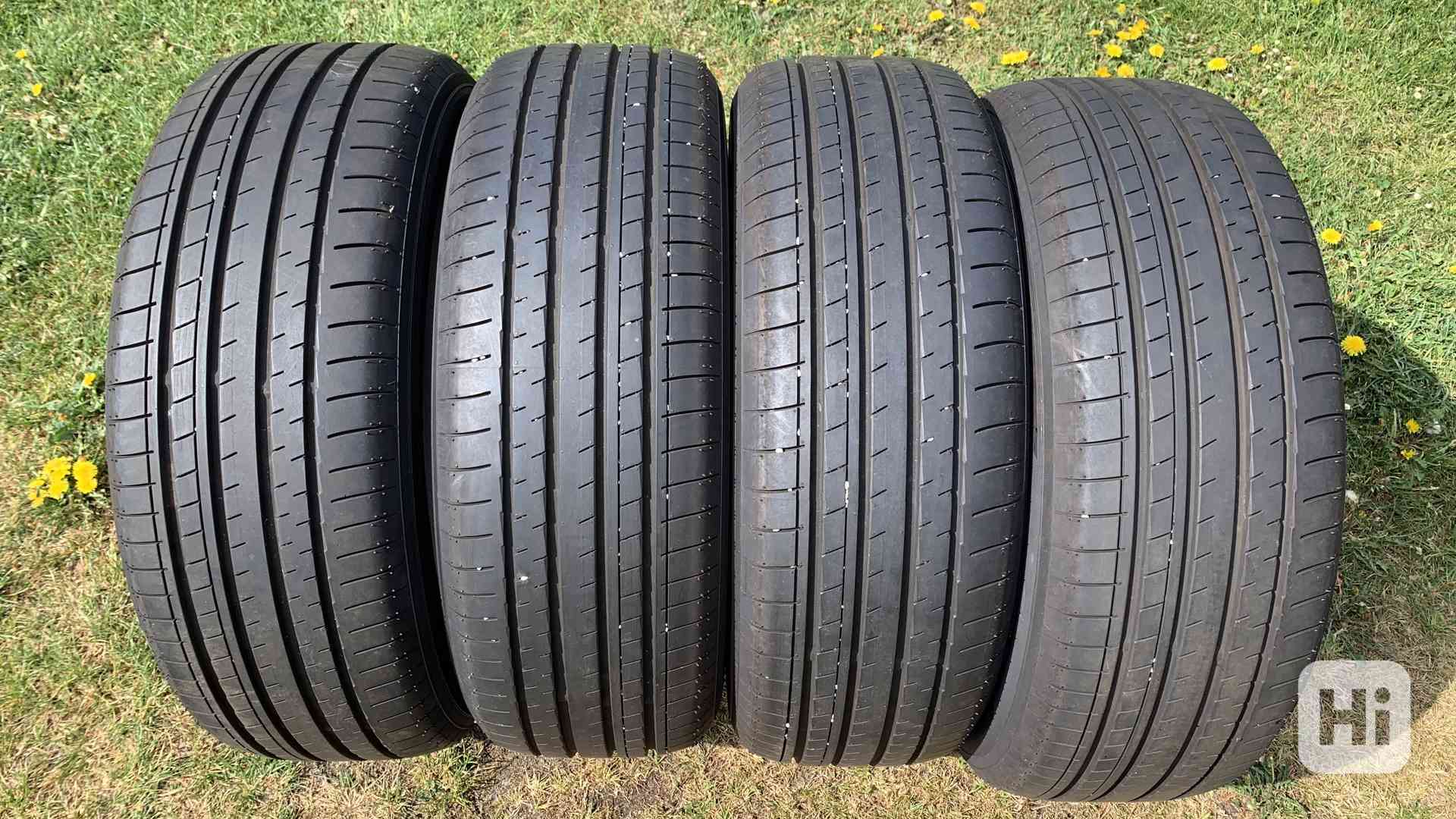 Yokohama Advan V61H 225/55 R18 98H - foto 1