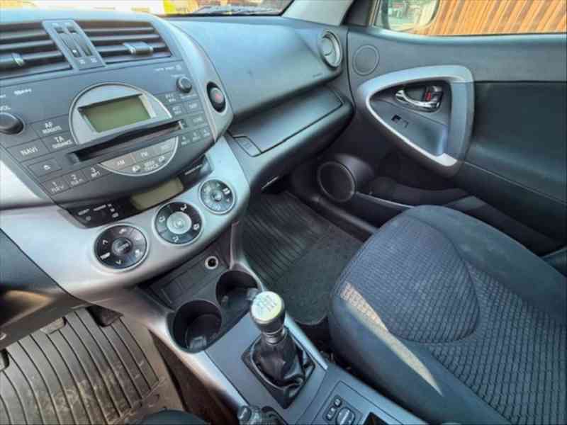 Toyota RAV4 2,2   130kw - foto 11