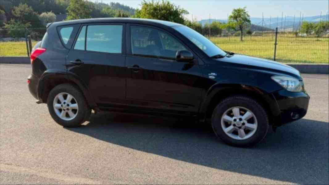 Toyota RAV4 2,2   130kw - foto 2