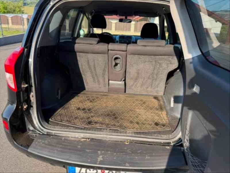 Toyota RAV4 2,2   130kw - foto 8