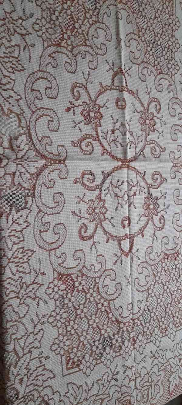 krajkový ubrus - foto 2