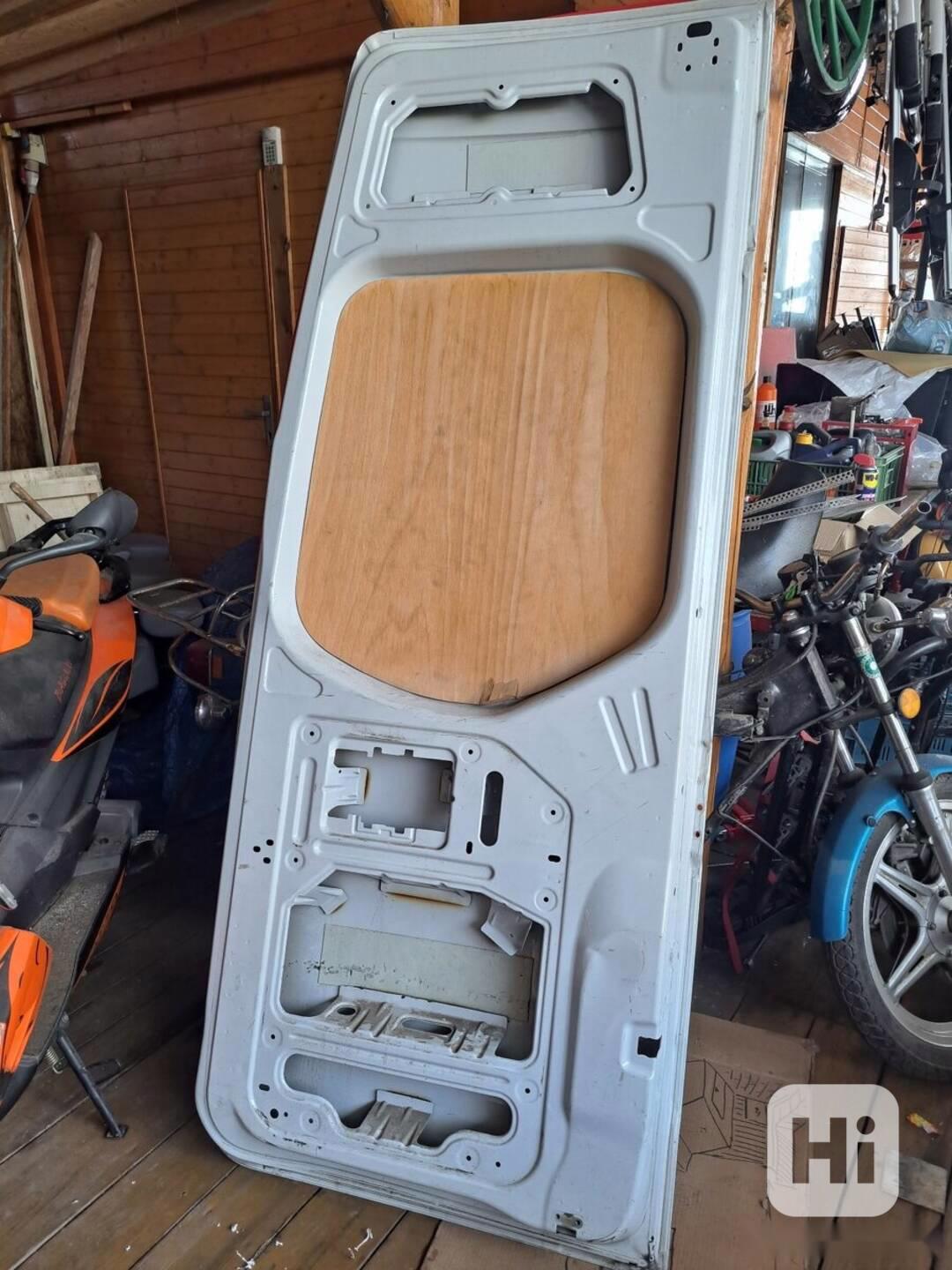 DVEŘE MERCEDES SPRINTER zadní - foto 1
