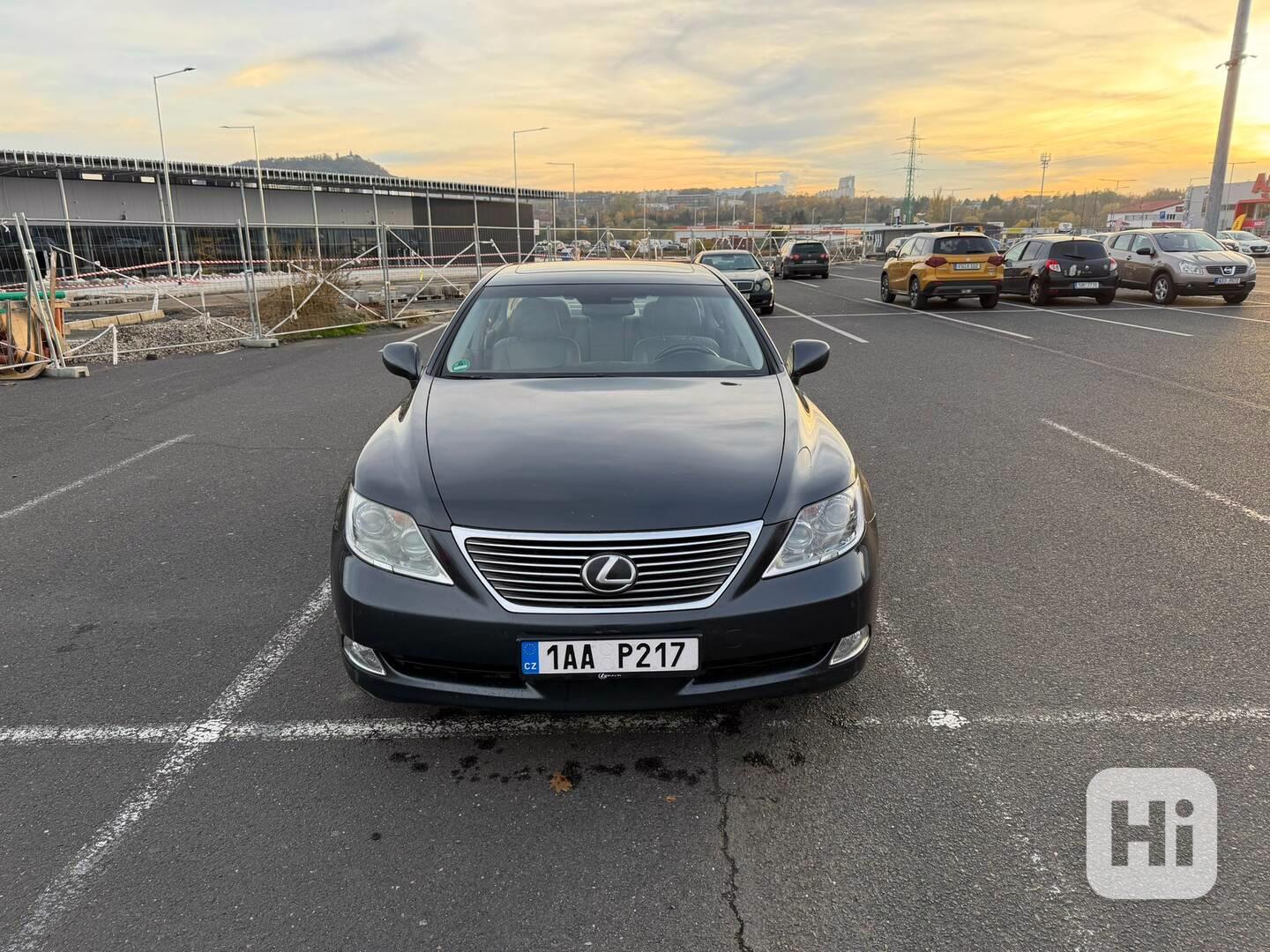 Lexus LS 460 V8 - foto 1