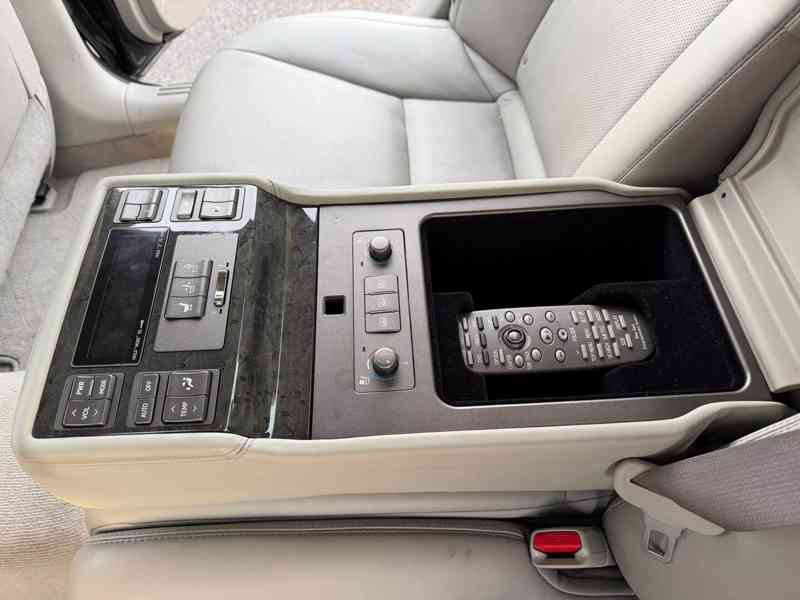 Lexus LS 460 V8 - foto 9