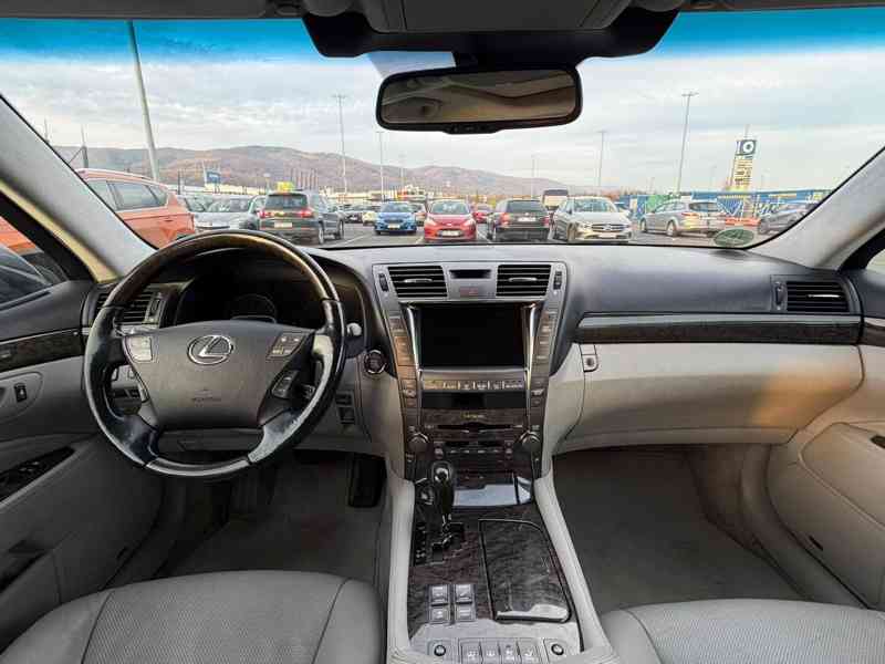 Lexus LS 460 V8 - foto 11