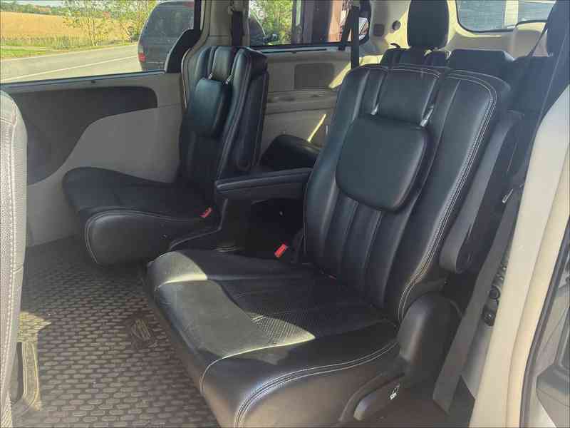 Chrysler Town Country 3,6 RT DVD LPG Kůže 2011 - foto 13