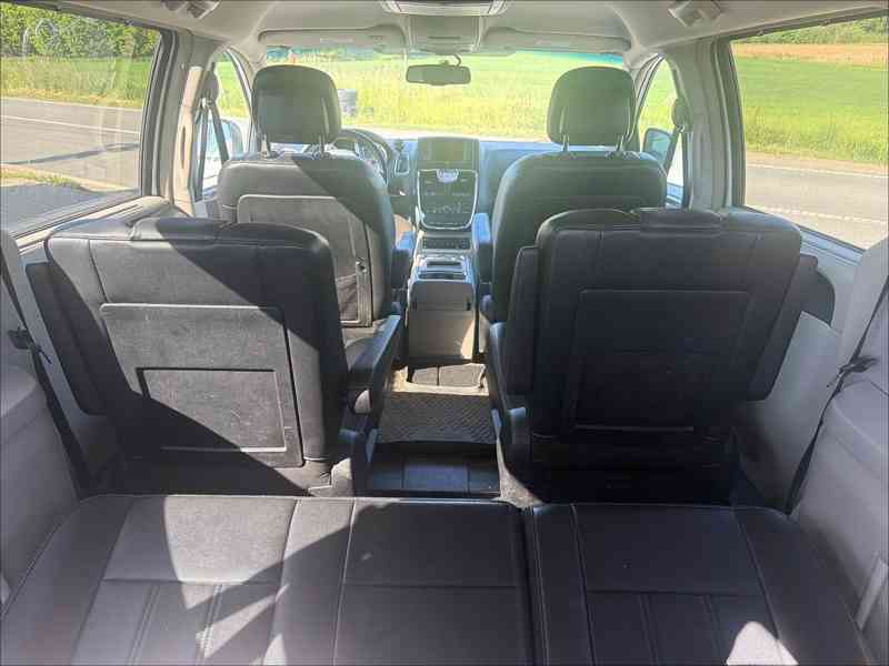 Chrysler Town Country 3,6 RT DVD LPG Kůže 2011 - foto 8