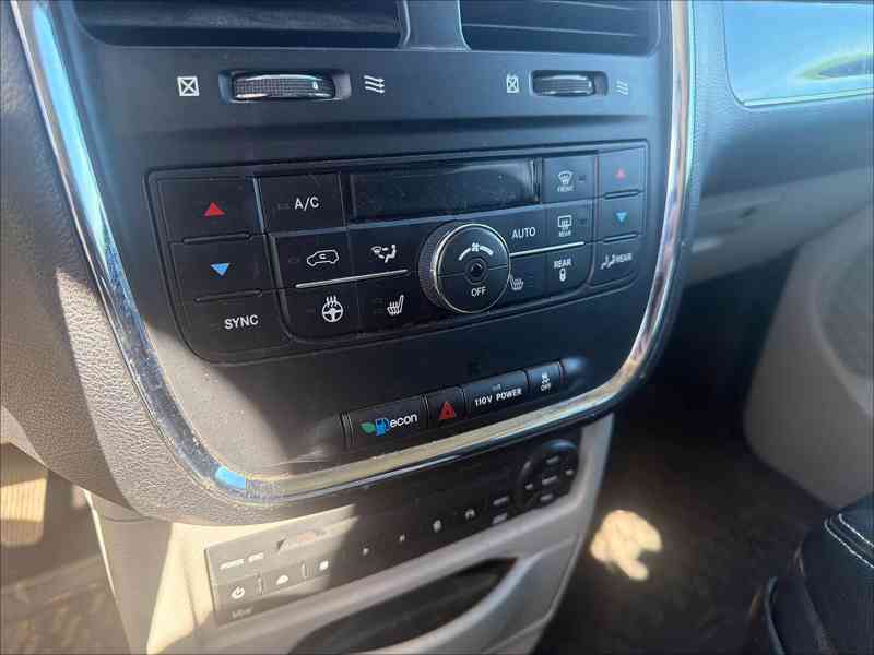 Chrysler Town Country 3,6 RT DVD LPG Kůže 2011 - foto 19