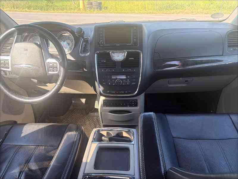 Chrysler Town Country 3,6 RT DVD LPG Kůže 2011 - foto 12