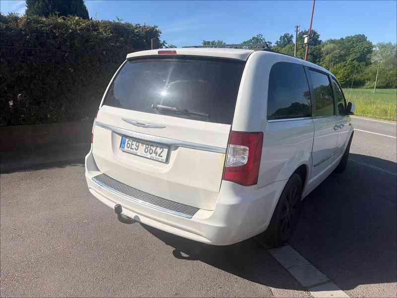 Chrysler Town Country 3,6 RT DVD LPG Kůže 2011 - foto 4