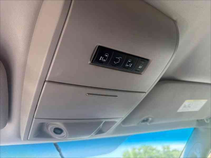 Chrysler Town Country 3,6 RT DVD LPG Kůže 2011 - foto 18