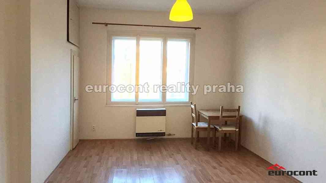 Pronájem bytu část. zařízeného 1+kk v centru Prahy, Praha 10 - foto 3