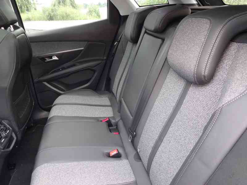 Peugeot 3008 1.2 PureTech 96 kW. - foto 11