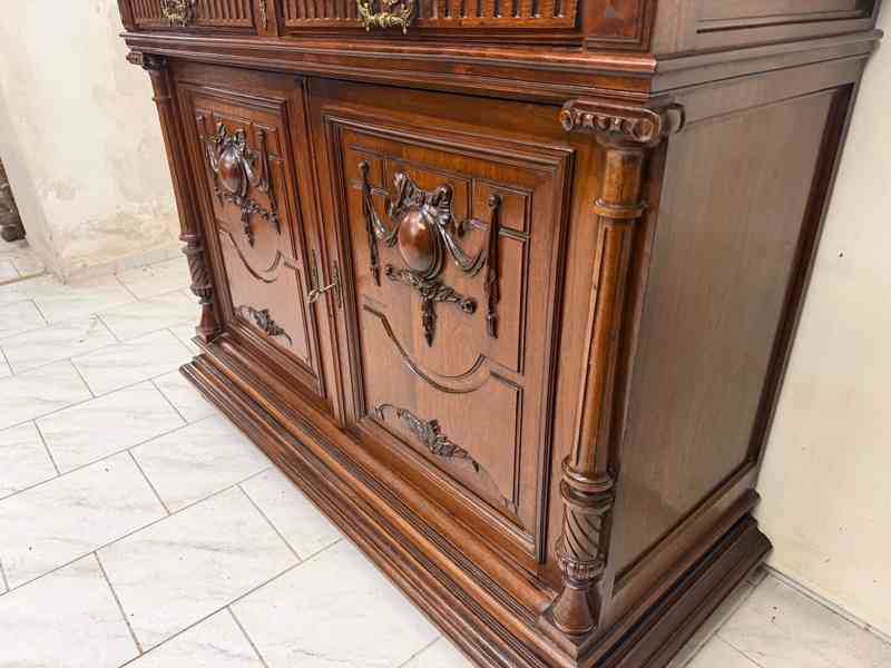 Starožitná masivní skříň - foto 5