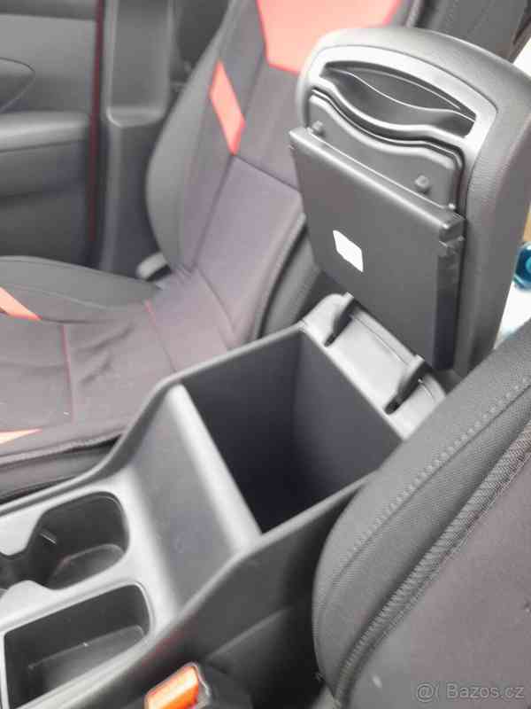 Hyundai Tucson 1,6   Podej auta - foto 9